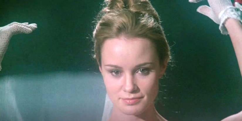 Jessica Lange appears as an angel in the repeated dream sequences throughout Bob Fosse's 'All That Jazz'