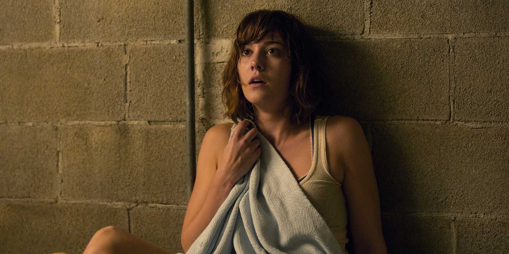 Michelle looking scared in 10 Cloverfield Lane