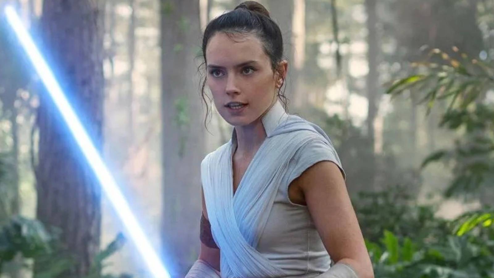 Star Wars le presenta silenciosamente a Rey el perfecto fanático de los Jedi Star Wars le presenta silenciosamente a Rey el perfecto fanático de los Jedi