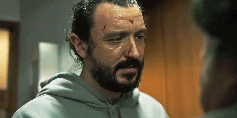 David Pareja as Jesús looking sweaty and stressed in The Coffee Table. 