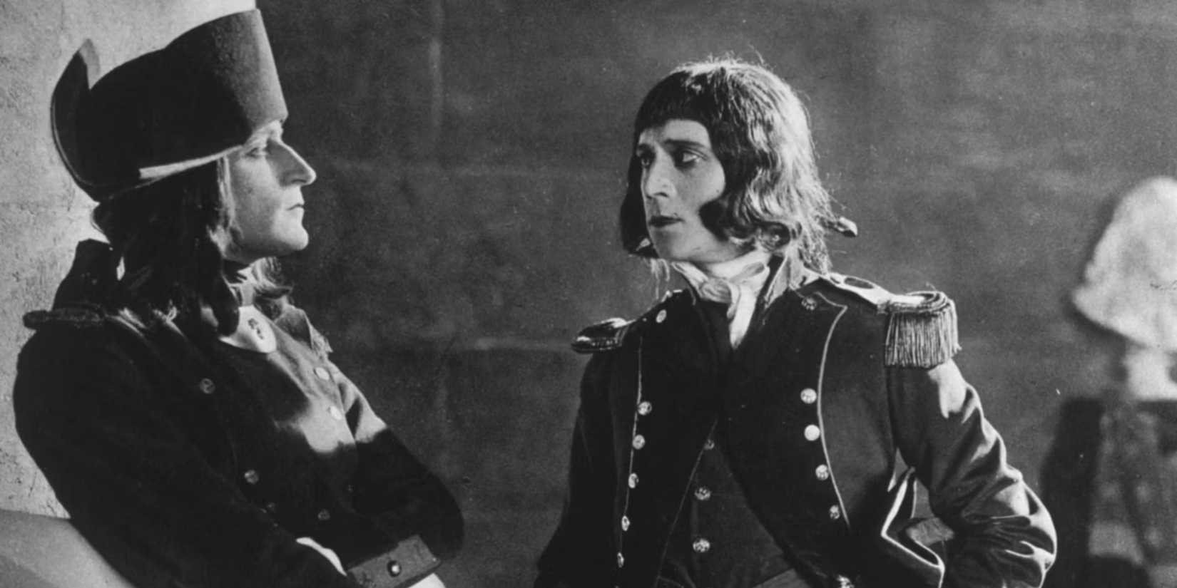 Two characters in Napoleon (1927) talking