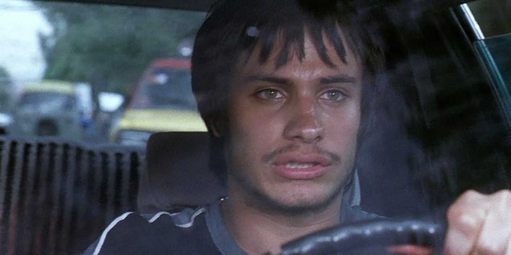 Octavio driving in Amores Perros