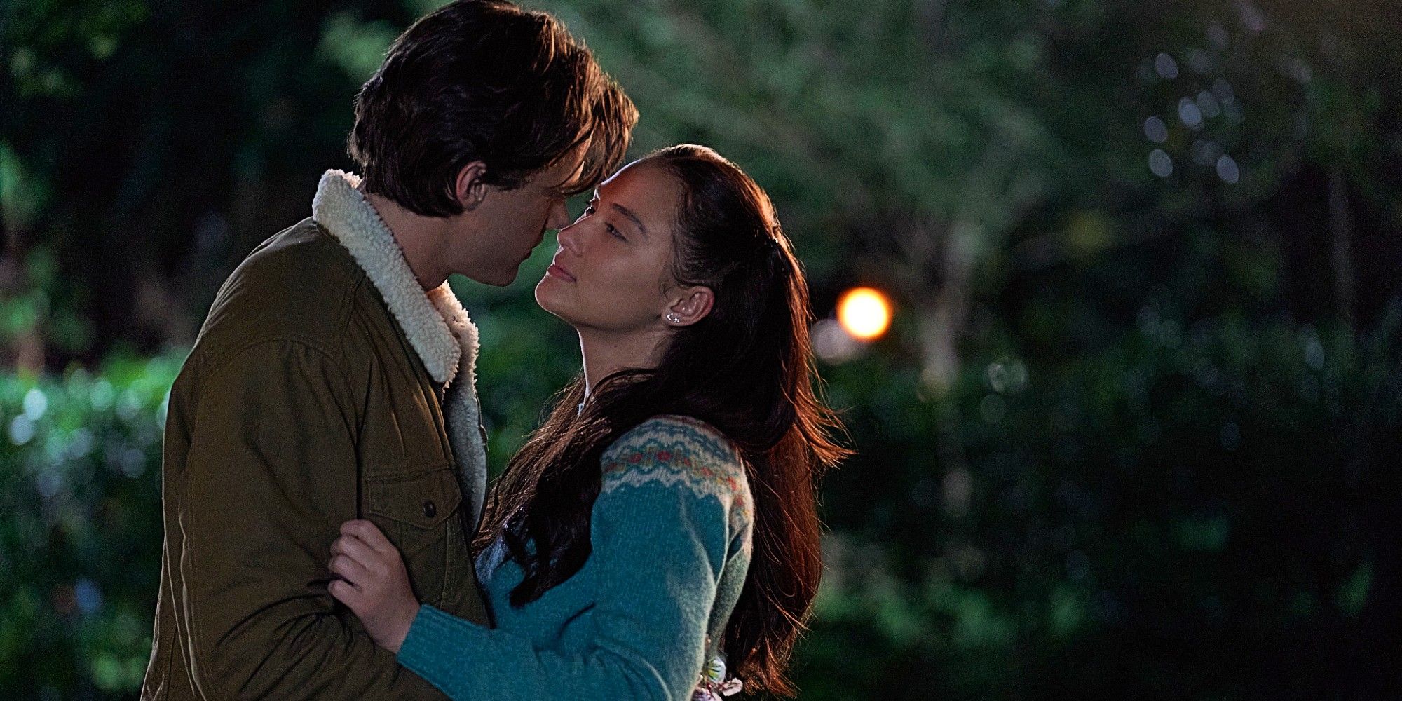 Belly and Conrad in The Summer I Turned Pretty TSITP about to kiss.