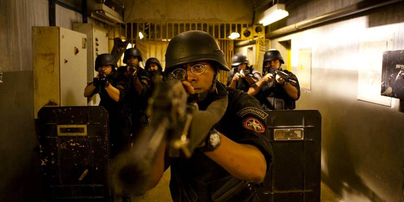 Cops pointing guns at the camera in 'Elite Squad 2 The Enemy Within'