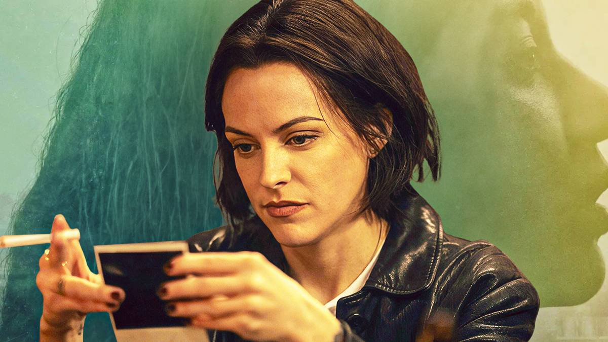 riley keough smoking cigarettes discusses teen friendship with Dakota Johnson Riley Keough's 1st Photos After