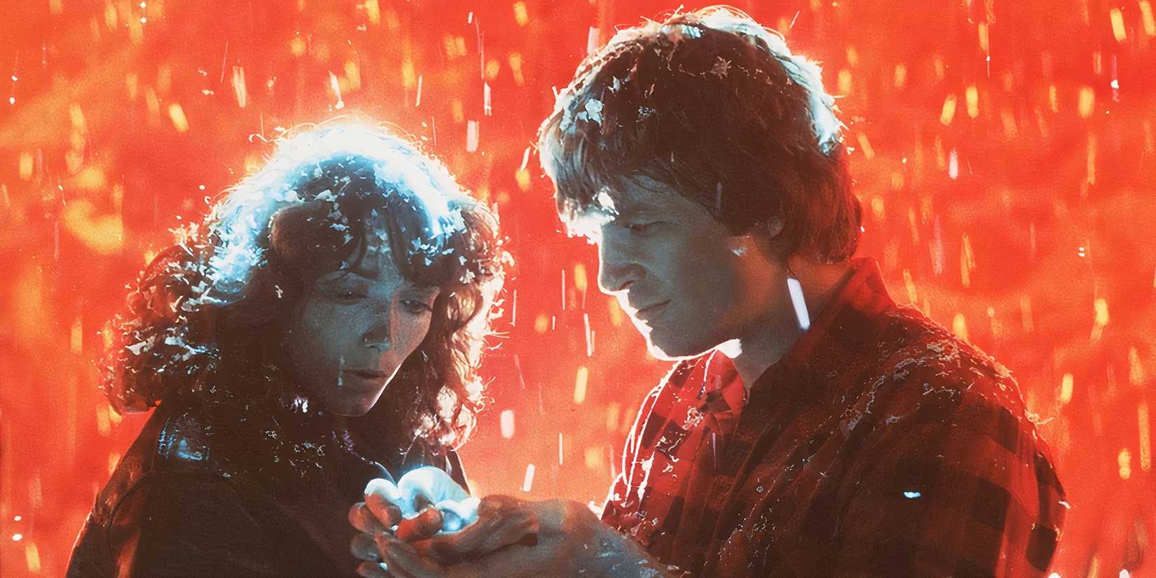 Karen Allen and Jeff Bridges in Starman (1984)