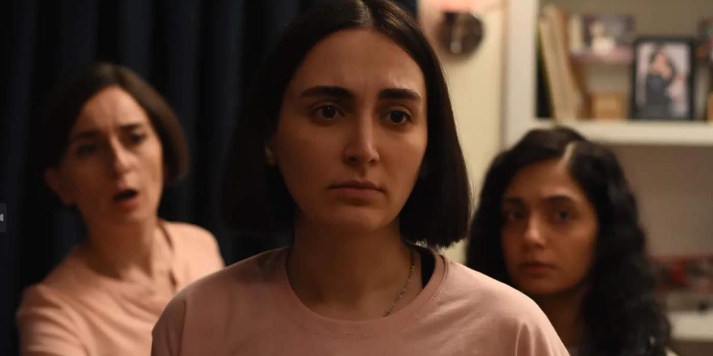 Setareh Maleki, Mahsa Rostami, and Soheila Golestani in an argument in The Seed of the Sacred Fig.