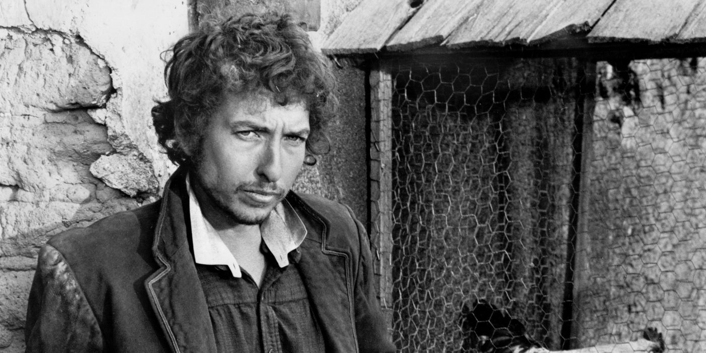 Bob Dylan’s 1974 Song Unofficially Became the Soundtrack to New Year’s Celebrations