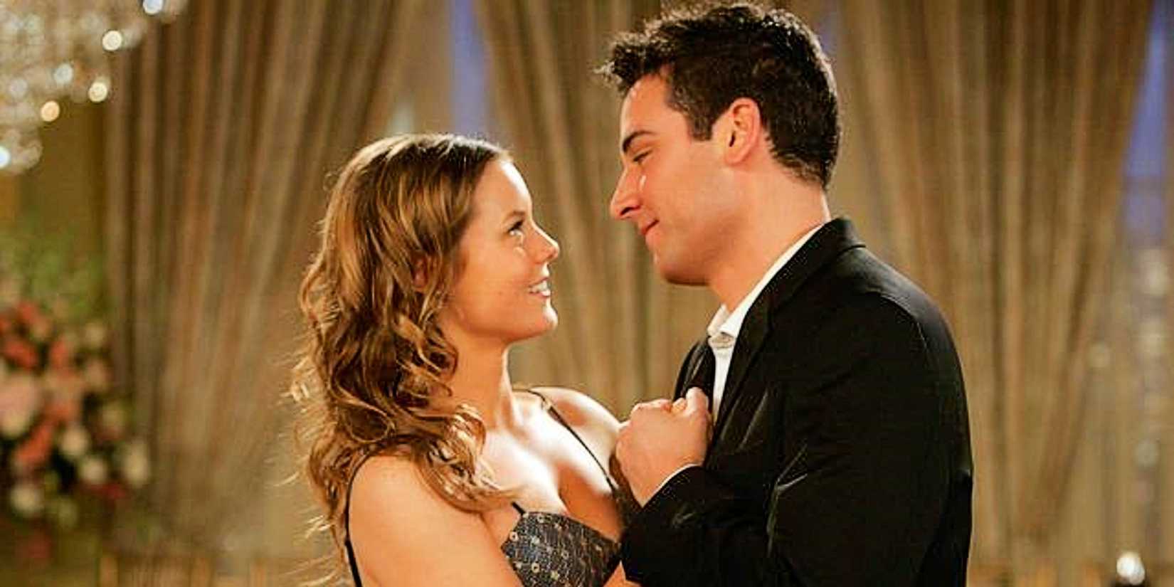 Ted Mosby and Victoria slow-dancing in How I Met Your Mother