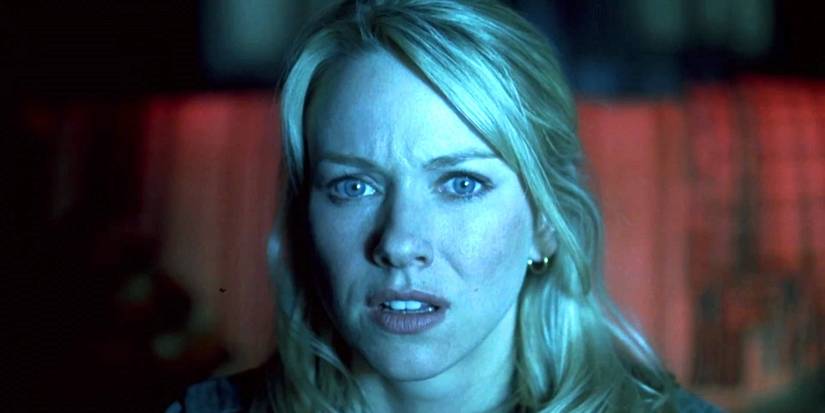 Naomi Watts as Rachel Keller looking directly at the camera in The Ring (2002).