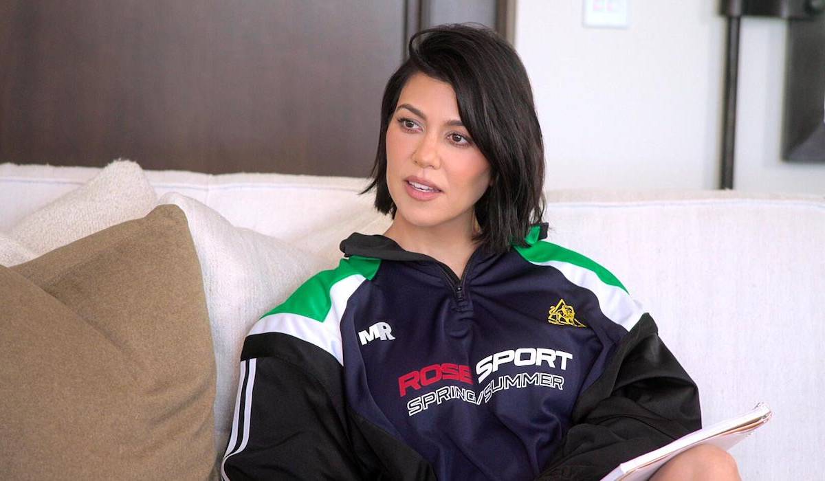 Kourtney Kardashian \, image size:1200x700