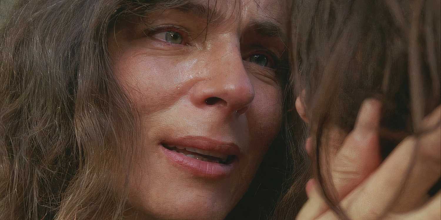 Reunited with her daughter Alex (Tania Raymonde), Danielle Rousseau (Mira Furlan), hides from gunfire in Lost’s Season 4 Episode ‘Meet Kevin Johnson.’