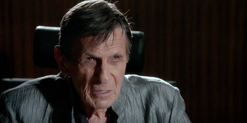 William Bell (Leonard Nimoy) em uma versão mais sombria na 4ª temporada de Fringe.