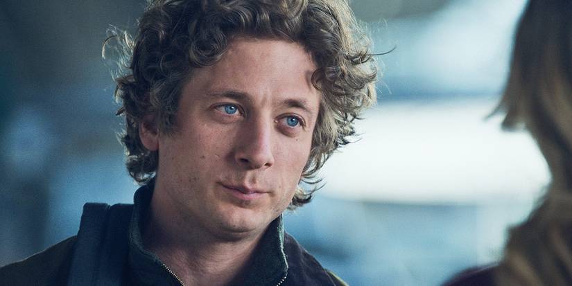 Jeremy Allen White as Carmy talking to Sugar in The Bear Season 3