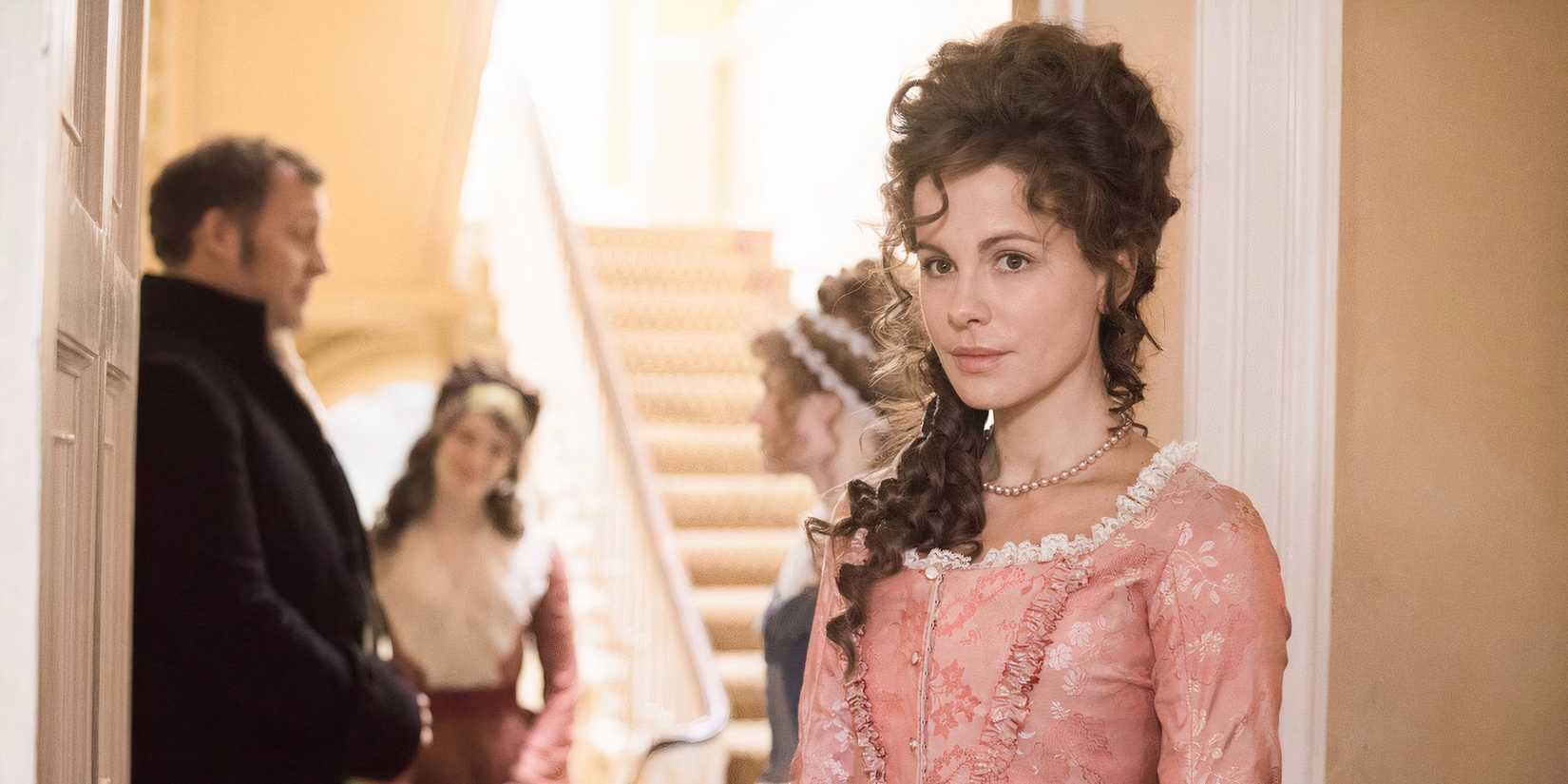 Kate Beckinsale, Justin Edwards, Emma Greenwell, and Morfydd Clark in Love & Friendship (2016)