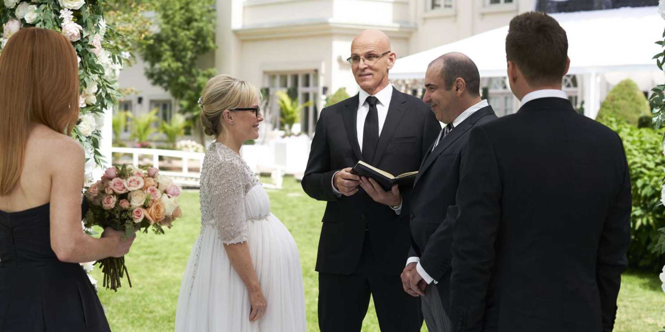 Sarah Rafferty Bride 'Suits' Ending Explained - Do Harvey and Mike Reunite?