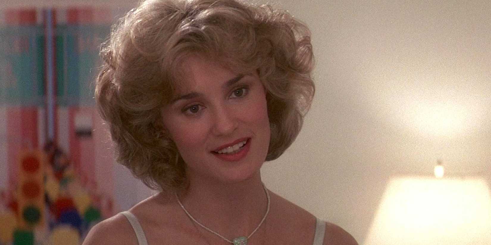 Jessica Lange as Julie in Tootsie smiling at someone off camera