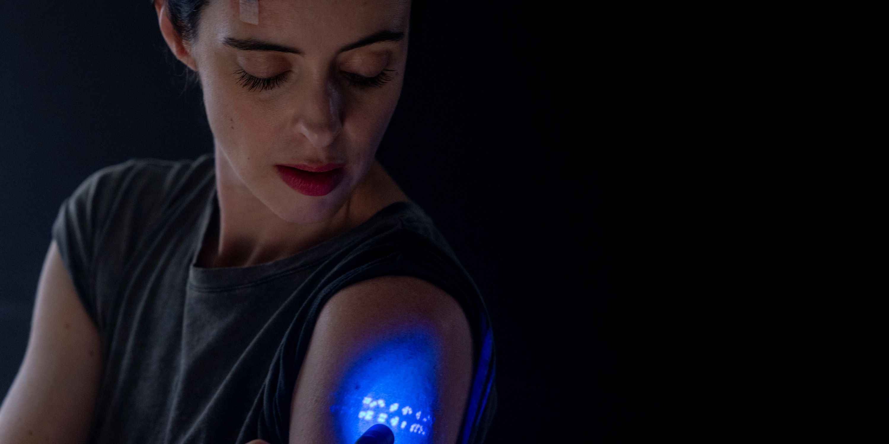 ‘Orphan Black: Echoes’ Krysten Ritter on Pink Goo and the Connection to ...