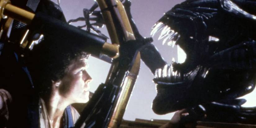 Ripley (Sigourney Weaver) battles the alien queen from inside an exo-suit in Aliens.