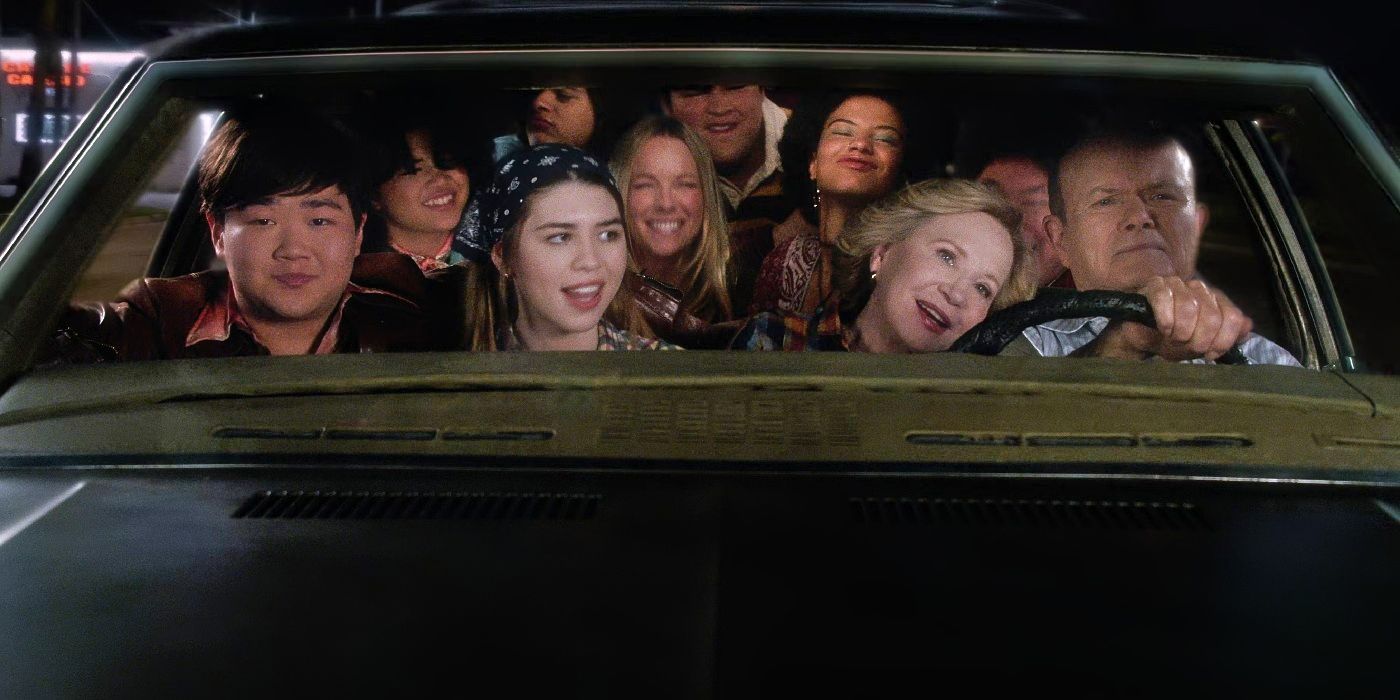 The cast of That '90s Show crammed together in a car