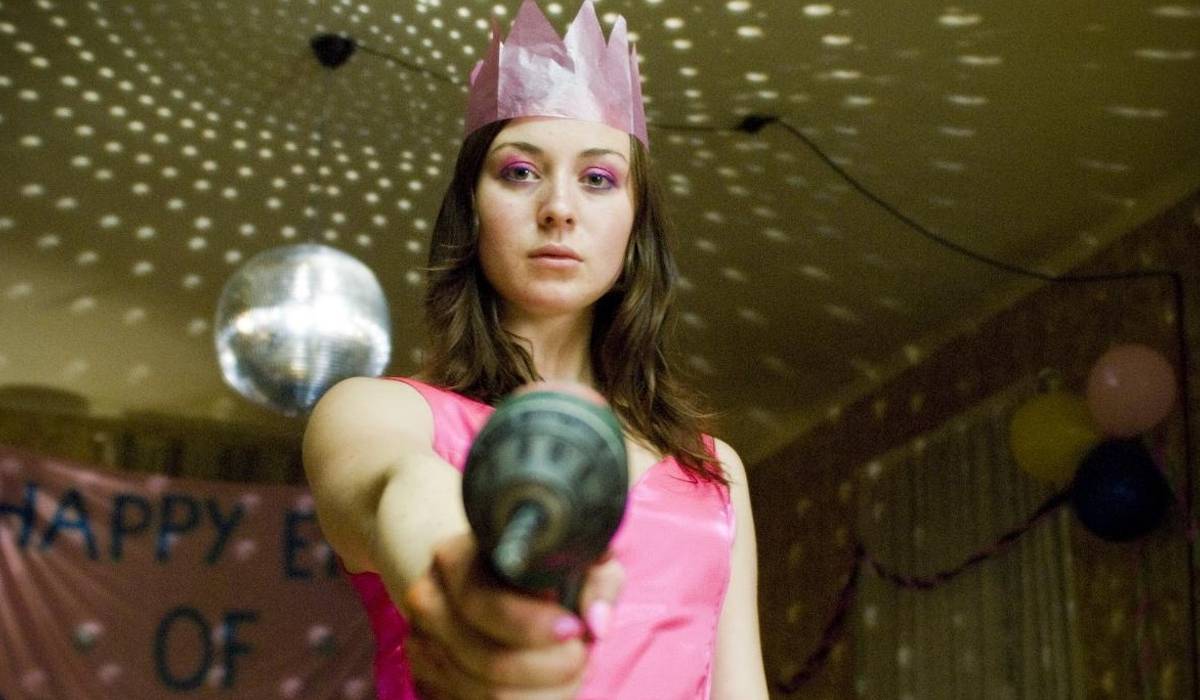 Emily Browning - Alchetron, The Free Social Encyclopedia, image size:1200x700