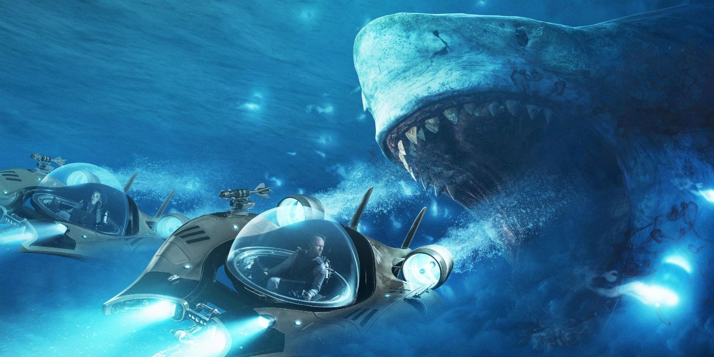 Jason Statham as Jonas Taylor and Li Bingbing as Dr. Suyin Zhang escaping in pods in The Meg