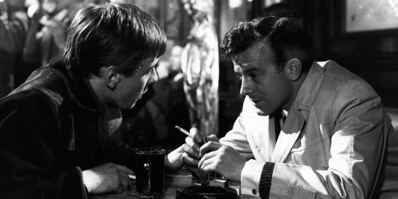 Barrett and Eddy in the pub in Victim 1966
