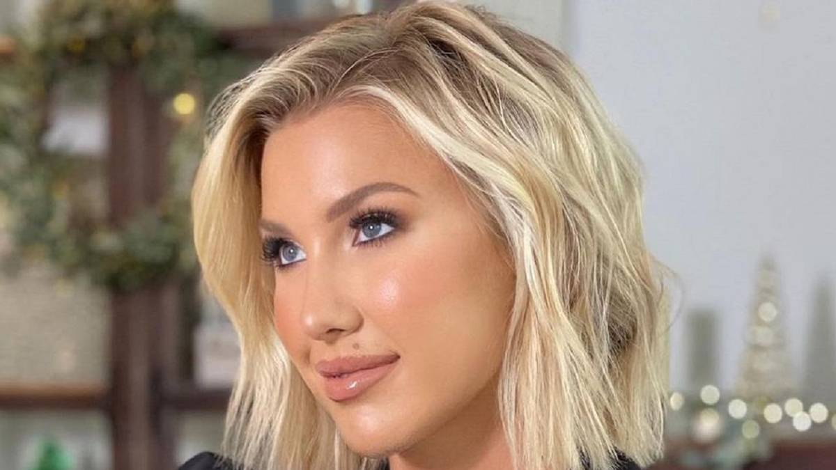 Savannah Chrisley Explains Silence on Mom Julie’s Resentencing
