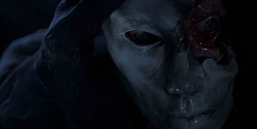 Close-up of a man in a mask in Darkness Falls