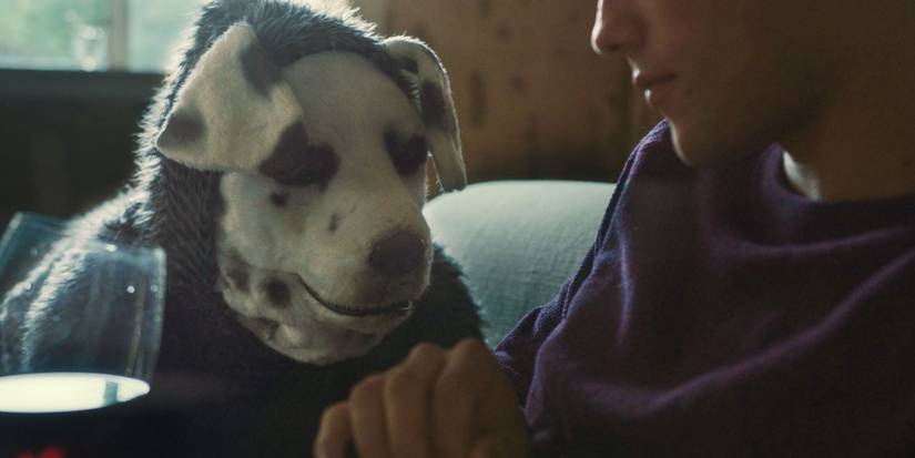 Frank olhando atentamente para Sigrid em Good Boy