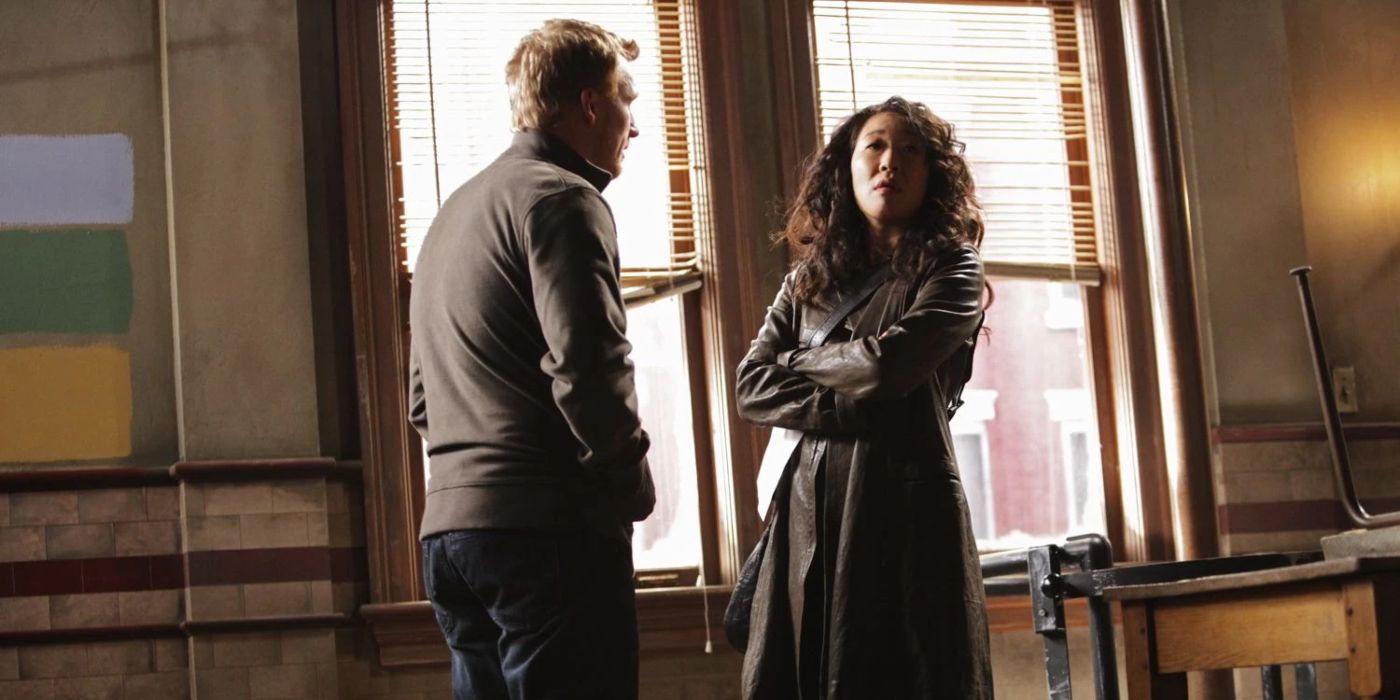 Owen Hunt (Kevin McKidd) y Cristina Yang (Sandra Oh) discuten sobre Grey's Anatomy.