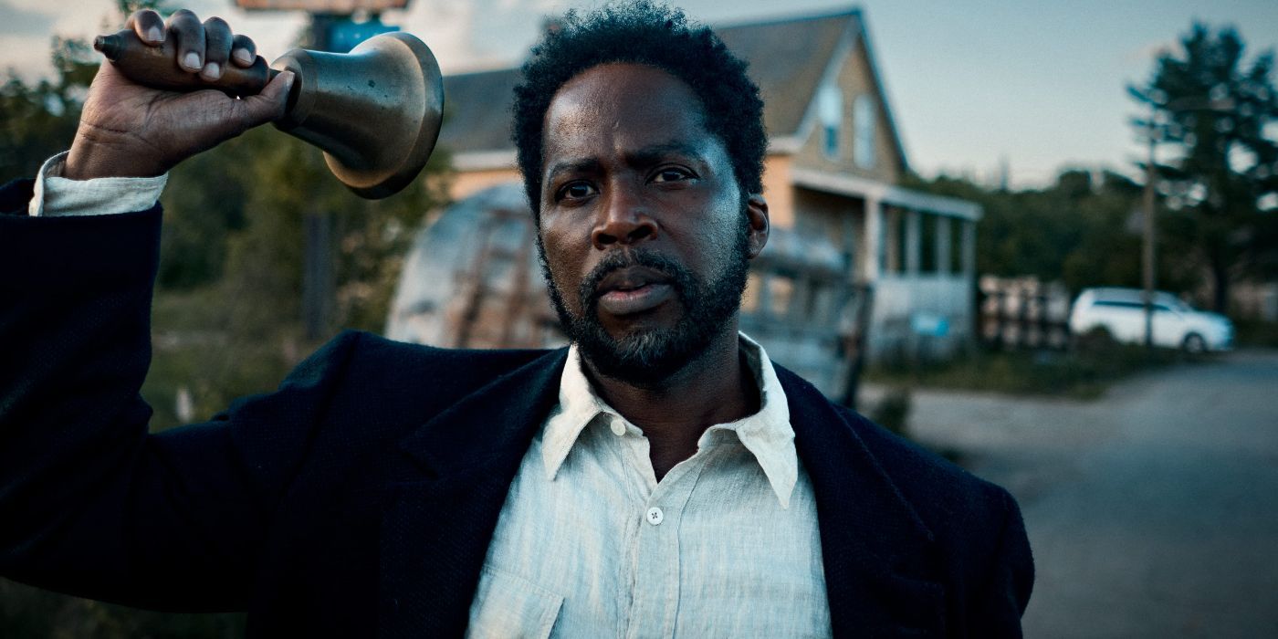  Harold Perrineau as Boyd Stevens ringing a bell in From