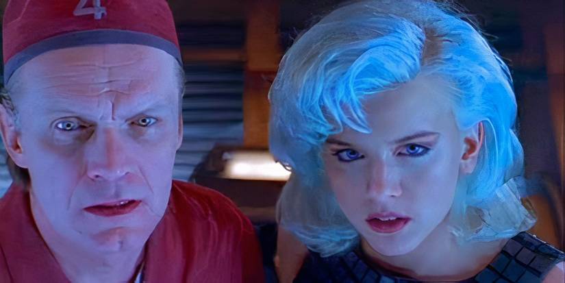 Stanley H. Tweedle (Brian Downey) and Zev Bellringer (Eva Habermann) look forward in Lexx.