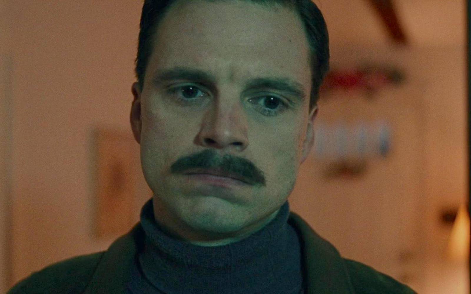 Kiyimli va kiyimsiz erotik fotosurat