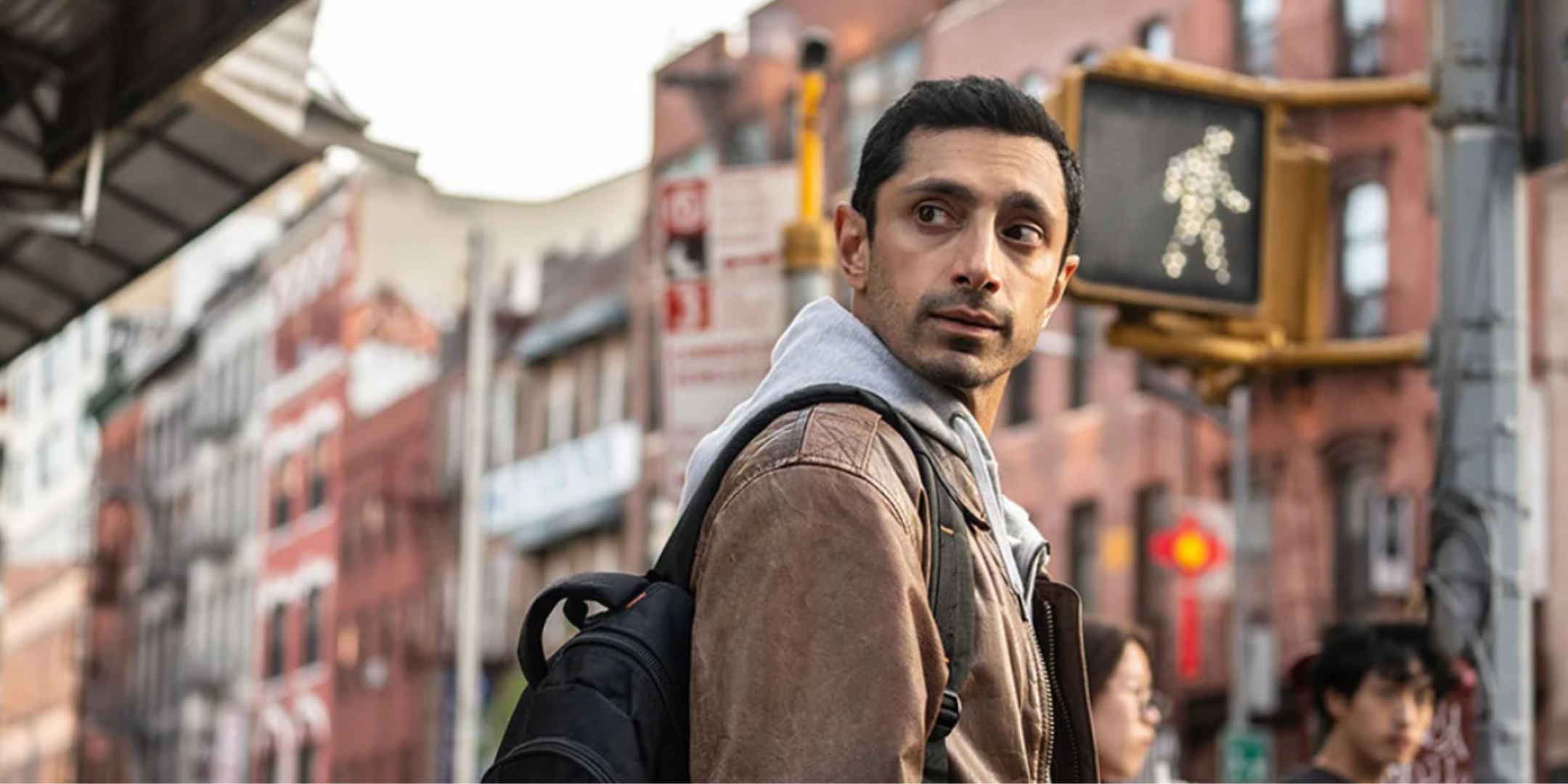 Relay Filme Riz Ahmed and Lily James Run for Their Lives in the First Trailer for ...