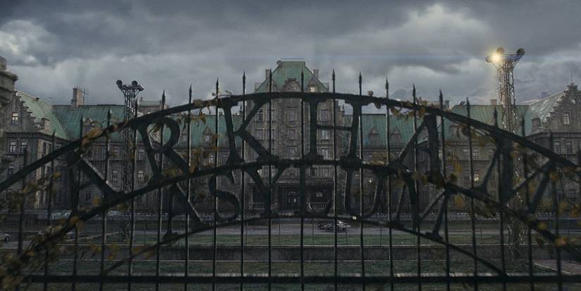 10 Best Depictions of Arkham Asylum, Ranked