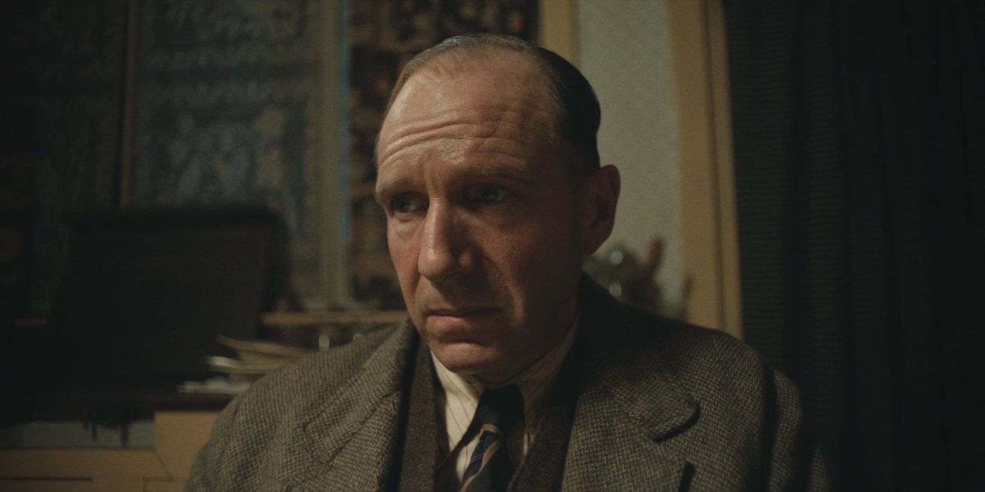 Ralph Fiennes As Antipholus Of Syracuse Known For More