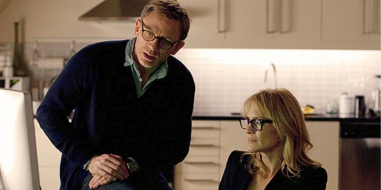 Daniel Craig Using Computer 9 21st Century Thriller Masterpieces That Have Aged Like Fine Wine, Ranked