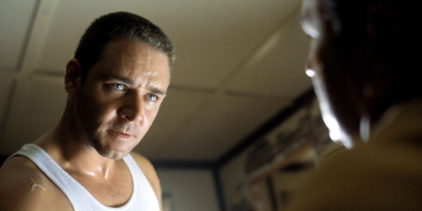Russel Crowe as Wendell 'Bud' White looking angry in LA Confidential