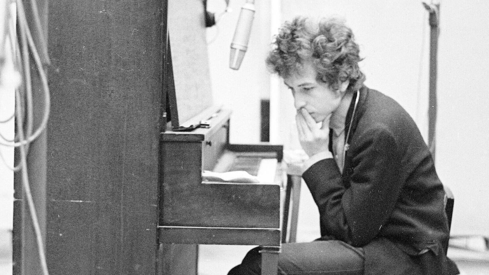 Bob Dylan Helped This Rock Legend Through a Troubled Time
