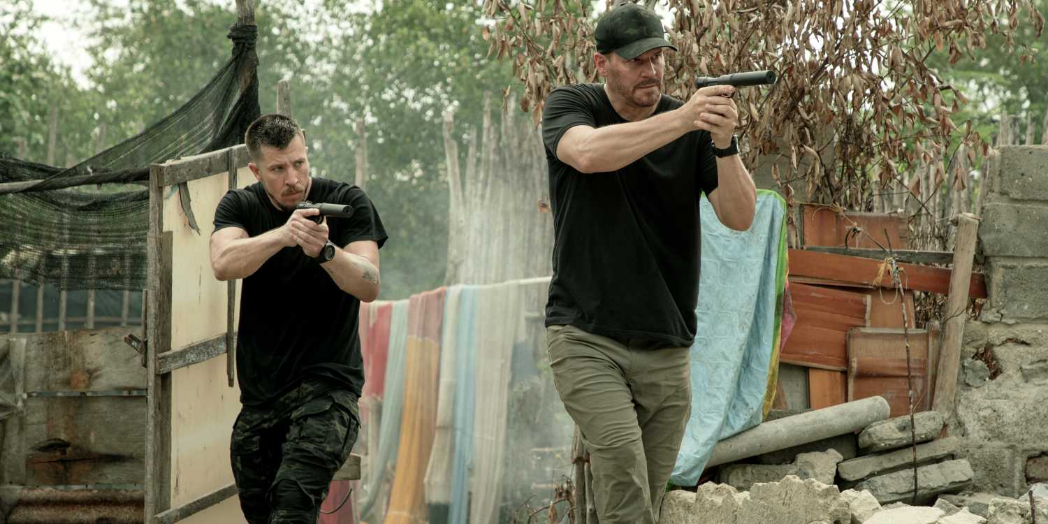 David Boreanaz as Jason Hayes and Beau Knapp as Drew with guns out in the series finale of SEAL Team
