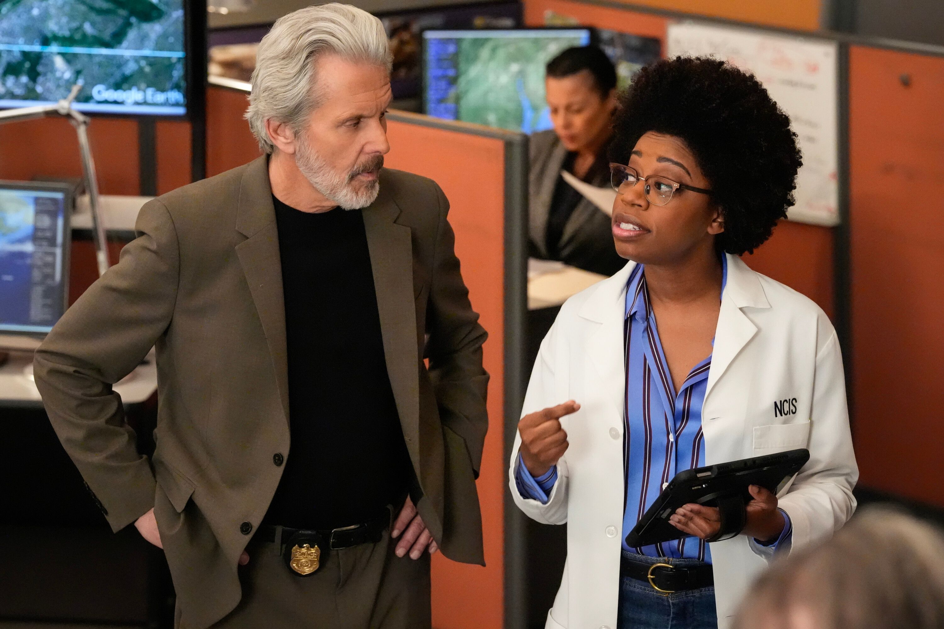 'NCIS' Season 22 Puts Knight on Protection Duty in Episode 6 Images