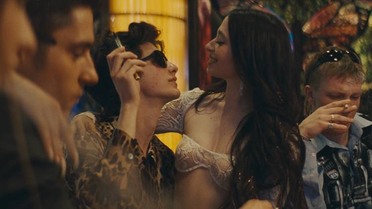 Kokrak vakuum bilan tortiladi (video) Men onamni 18 yoshli qizimning koz ongida sikdim.