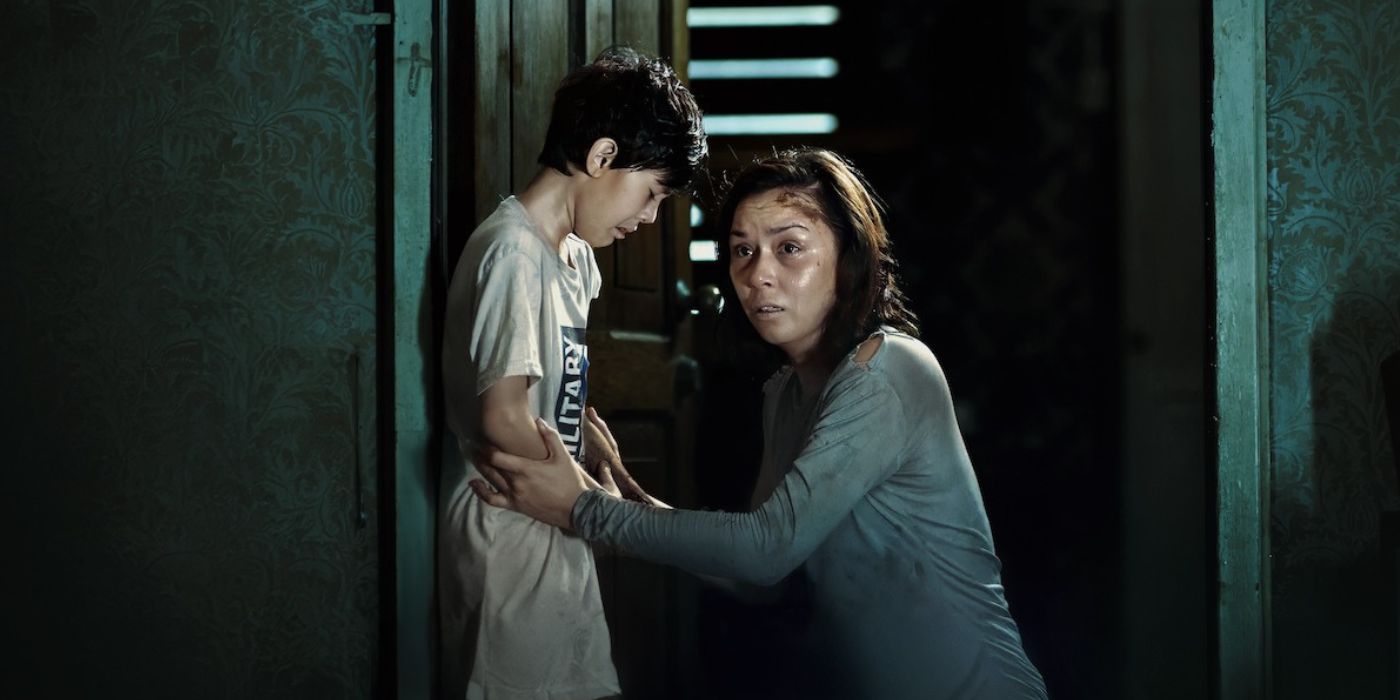 In Netflix's New Brooding Horror Movie, Zombies Are the Least of Your ...