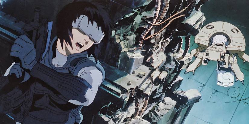 The Major hiding from a robot in Ghost in the Shell