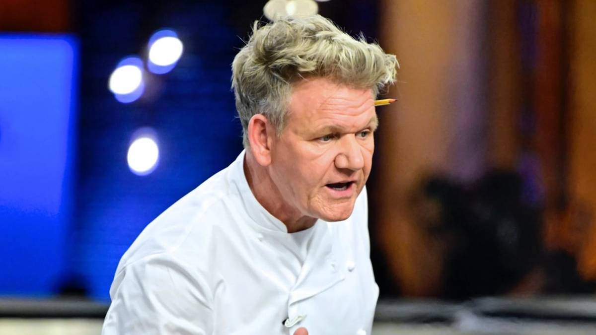 Gordon Ramsay Lays Down the Law to an Unsuspecting Manager in ‘Kitchen ...