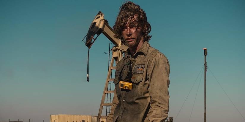 Jacob Lofland as Cooper Norris out on the oil fields in 'Landman.'