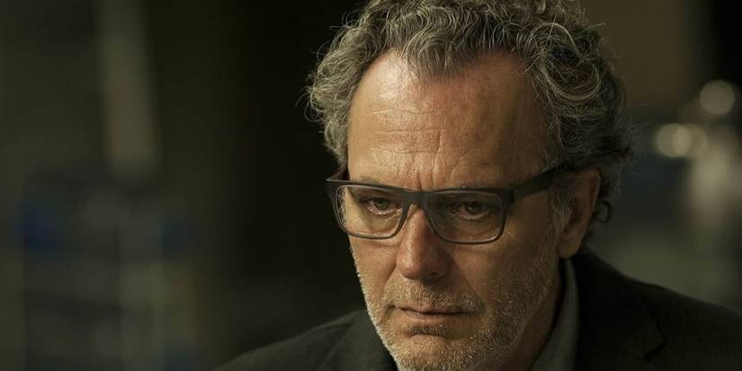 Jose Coronado as Tomas Garrido in The Invisible Guest