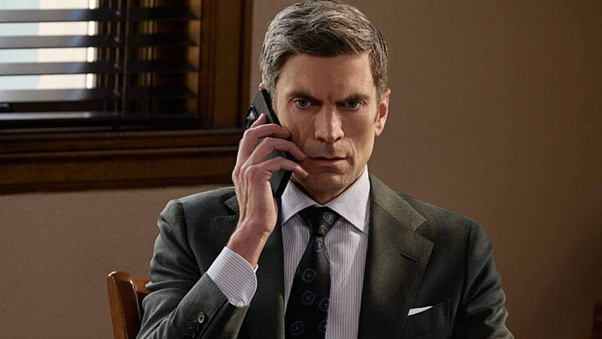 Wes Bentley on the phone in Yellowstone.