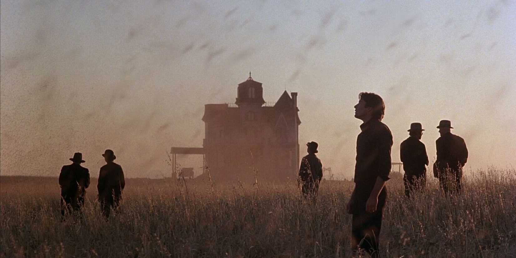 Richard Gere looking at the Golden Hour sunset in 'Days of Heaven'